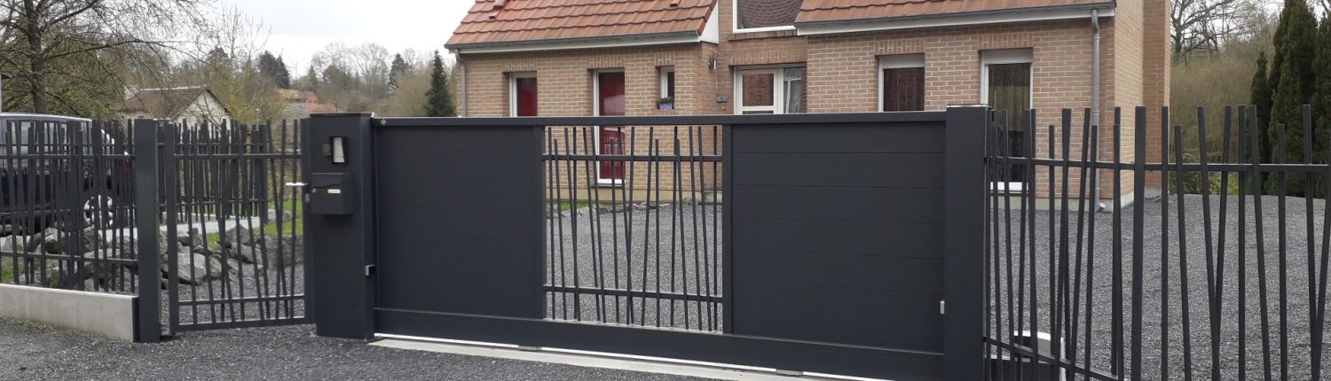 Portail Coulissant Aluminium Remplissage Mixte & Portillon ALEACLO D & Grilles ALEACLO D